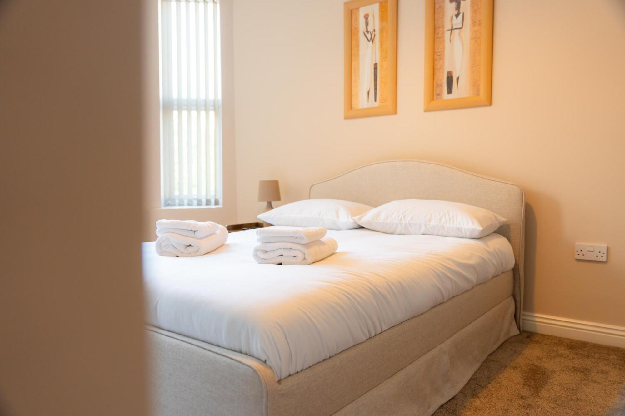 Casa Arkles - Next To Stadium - Free Parking Liverpool