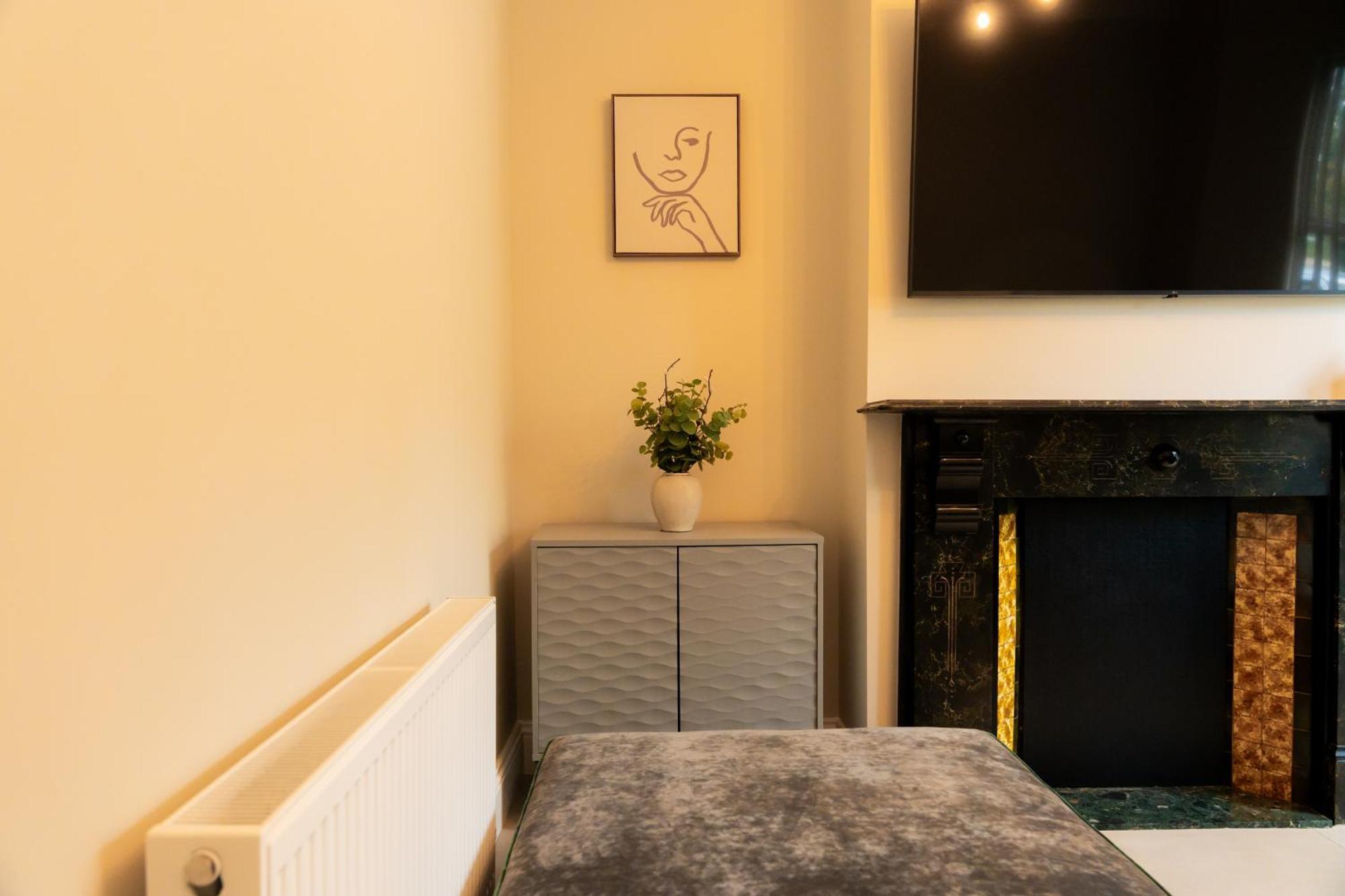 Casa Arkles - Next To Stadium - Free Parking Liverpool